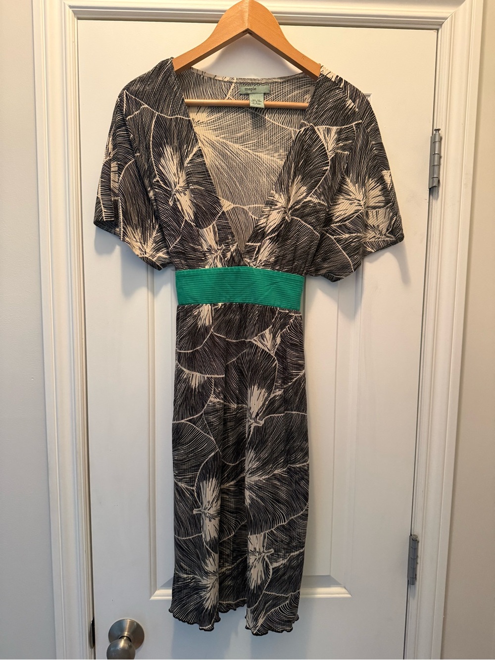 Green-Waist Black & White Floral Women’s Dress 100% silk